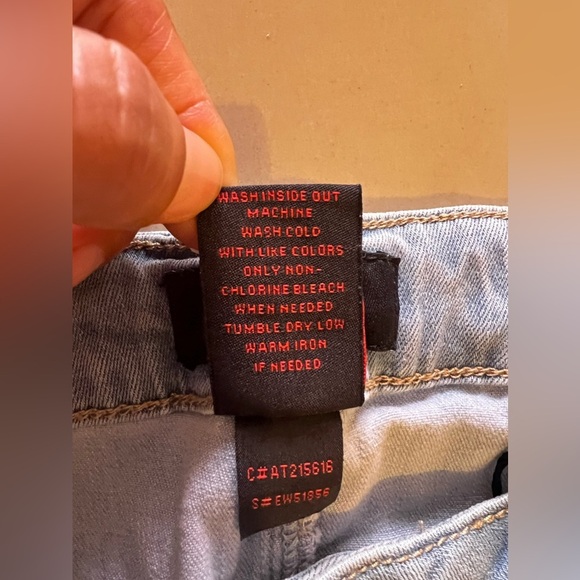 Earl Jean Women's Capri Size 12 Jeans- NWT pockets light blue - Picture 15 of 16